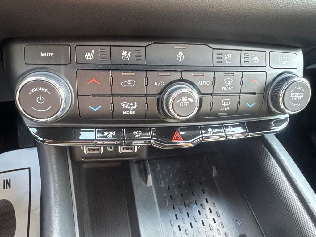 Used 2025 Dodge Durango R/T AWD/4WD image 19
