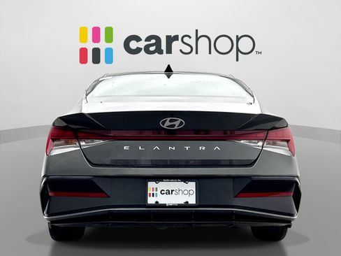 Used 2025 Hyundai Elantra SEL FWD image 4