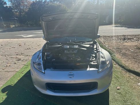 Used 2013 Nissan 370Z Touring w/ Sport Pkg image 9