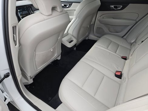 Certified 2024 Volvo V60 B5 Cross Country Plus image 10