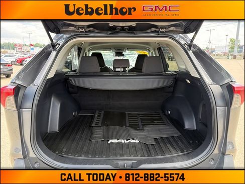 Used 2022 Toyota RAV4 LE AWD/4WD image 9