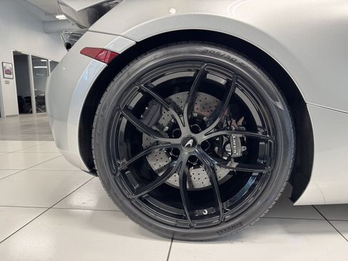 Used 2022 McLaren 720S Performance image 18