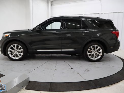 Certified 2023 Ford Explorer Platinum w/ Technology Package RWD image 7