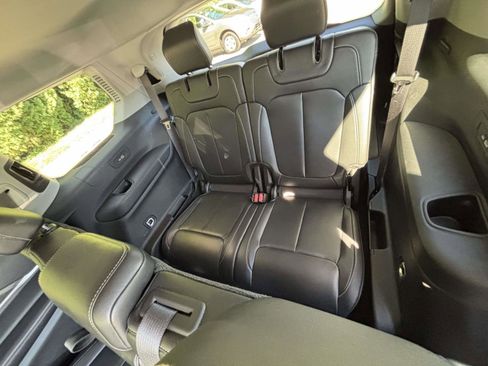 Used 2022 Jeep Grand Cherokee L Limited image 14