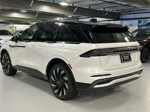Used 2026 Lincoln Nautilus Reserve w/ Jet Appearance Package AWD/4WD image 6