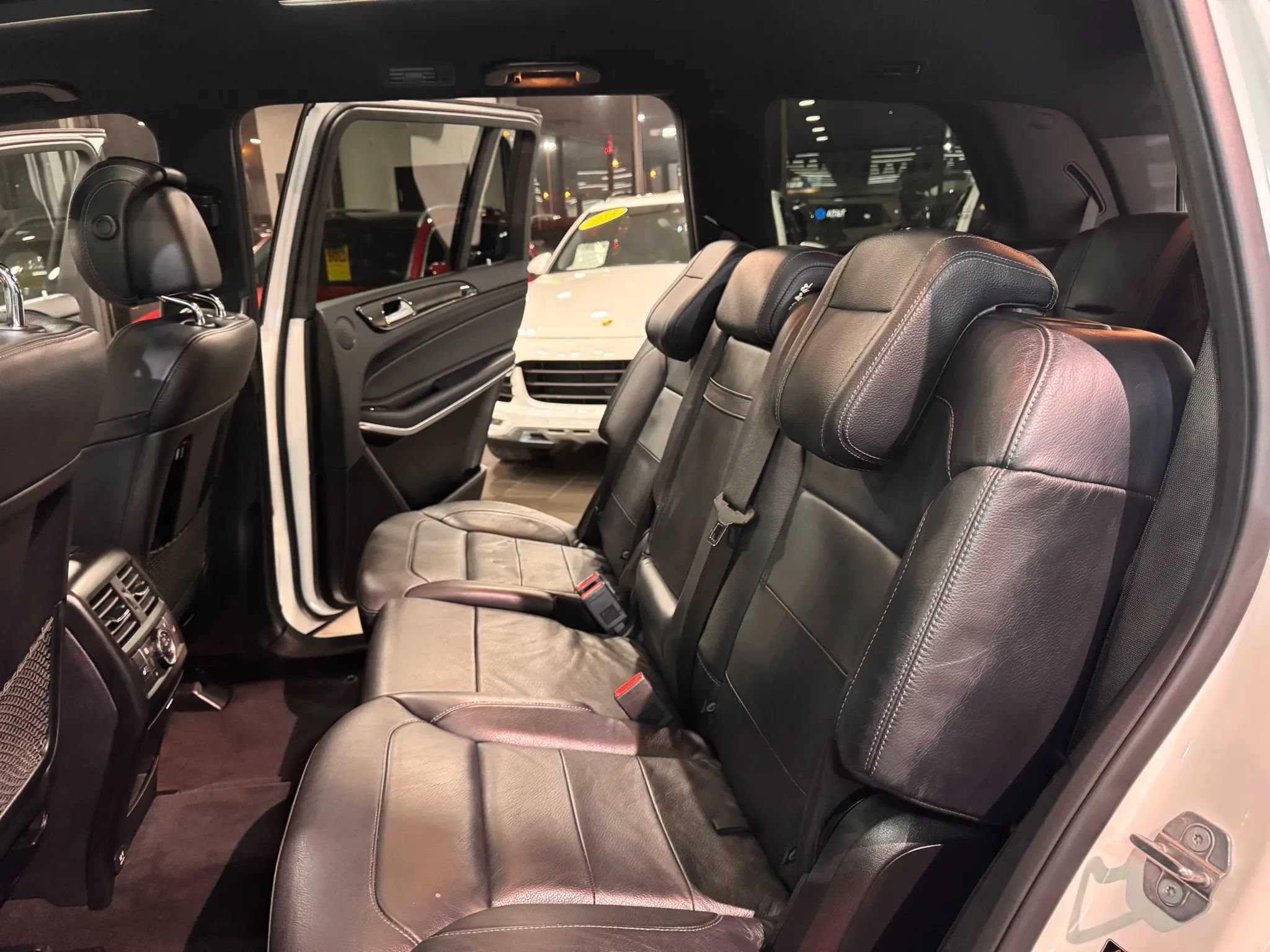 Used 2018 Mercedes-Benz GLS 550 4MATIC w/ Driver Assistance Package image 21