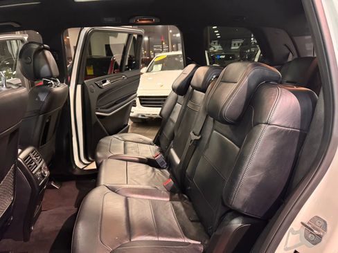 Used 2018 Mercedes-Benz GLS 550 4MATIC w/ Driver Assistance Package image 21