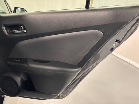 Used 2018 Toyota Prius image 27
