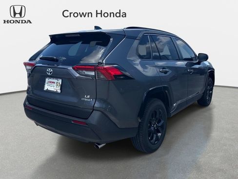 Used 2023 Toyota RAV4 LE AWD/4WD image 4