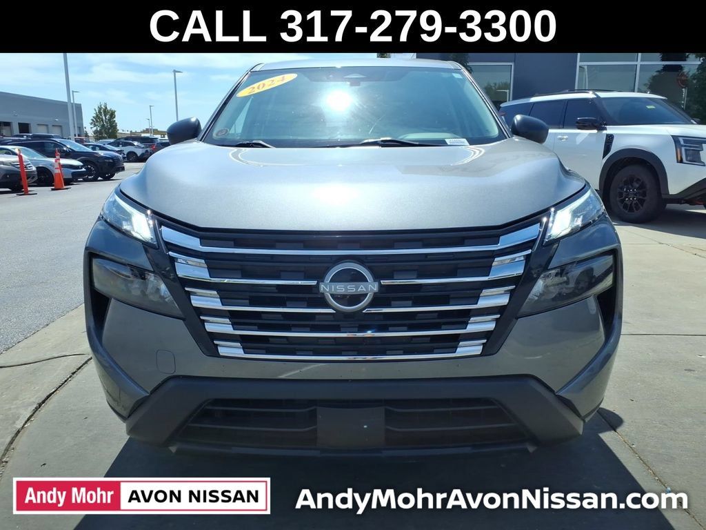 Used 2024 Nissan Rogue S AWD/4WD image 3