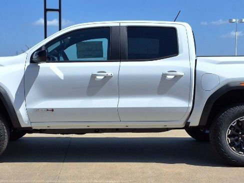 New 2026 GMC Canyon AT4 AWD/4WD image 5