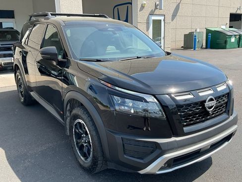 Used 2025 Nissan Pathfinder Rock Creek AWD/4WD image 3