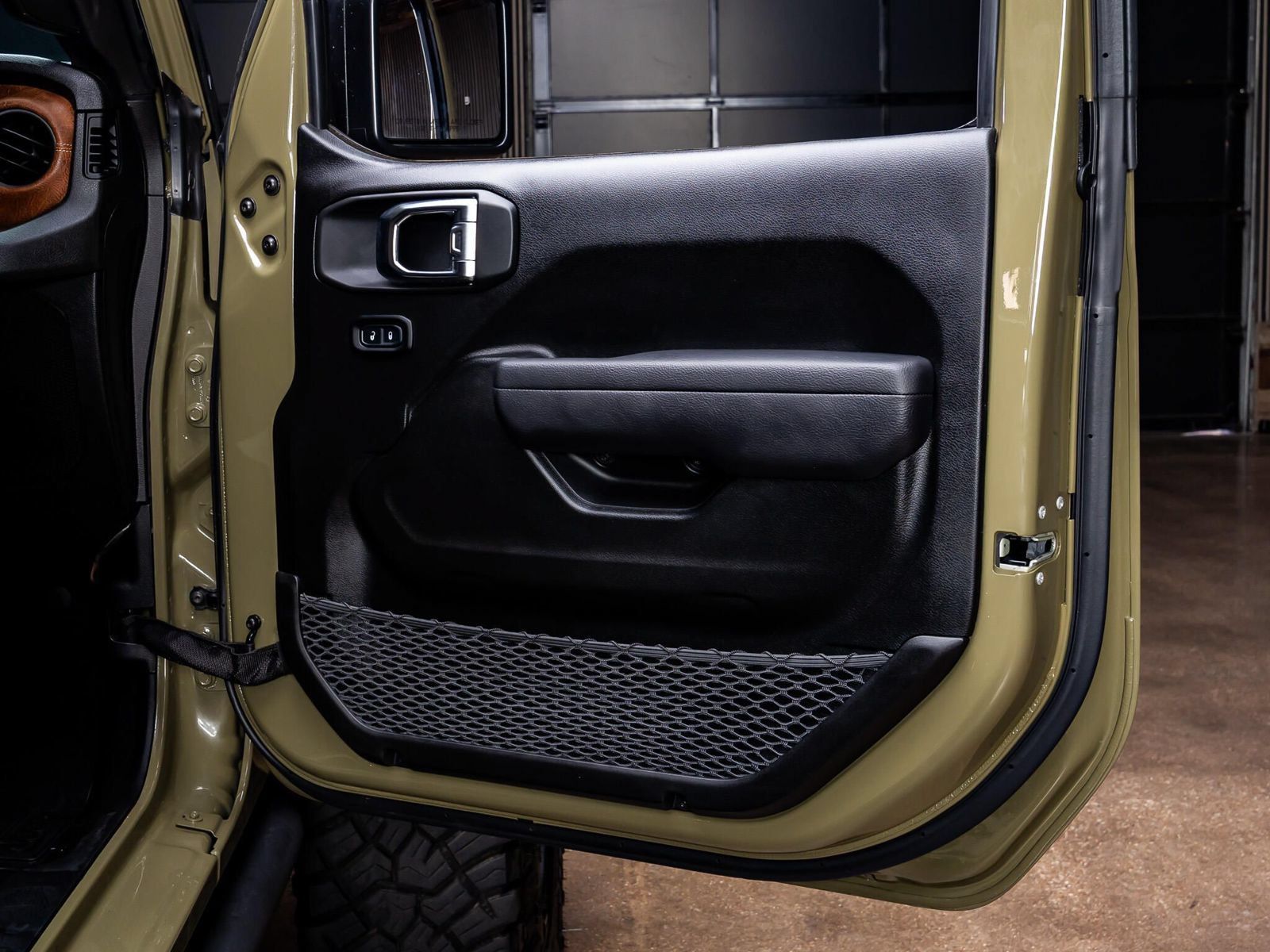 Used 2025 Jeep Wrangler Unlimited Sport AWD/4WD image 34