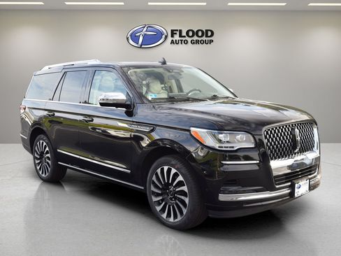Used 2022 Lincoln Navigator Black Label image 1