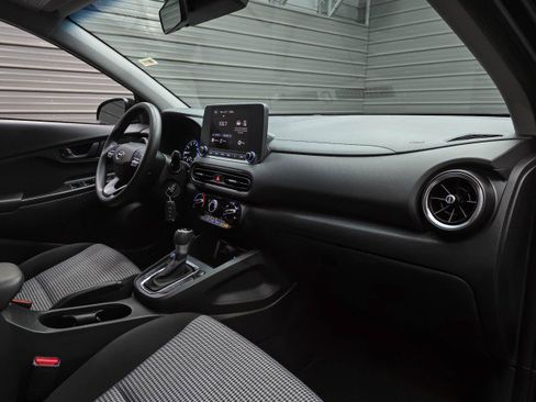 Used 2023 Hyundai Kona SE FWD image 13
