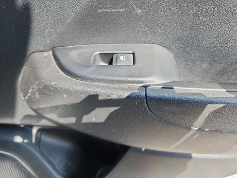 Used 2022 Hyundai Venue SE image 26