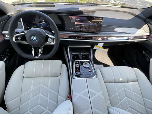 New 2025 BMW i7 eDrive50 w/ Executive Package image 20