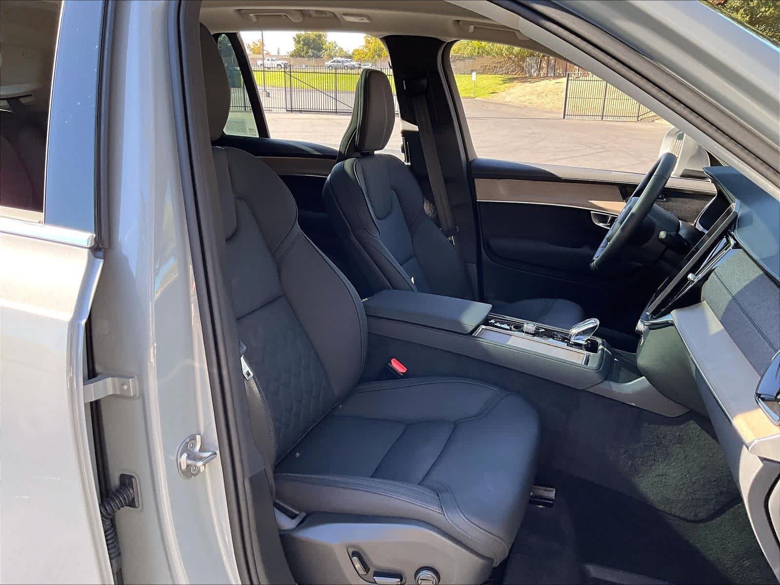 Used 2026 Volvo XC90 B5 Plus w/ Protection Package AWD/4WD image 11