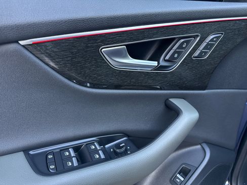 Used 2019 Audi Q8 Premium Plus w/ Premium Plus image 24