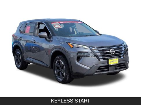 Certified 2025 Nissan Rogue SV FWD image 2