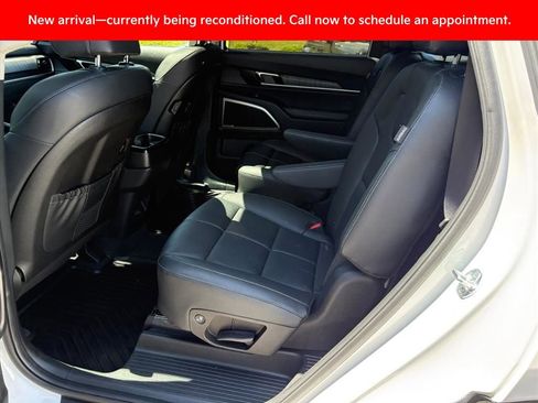 Certified 2024 Kia Telluride EX w/ EX Captain's Chair Package FWD image 22