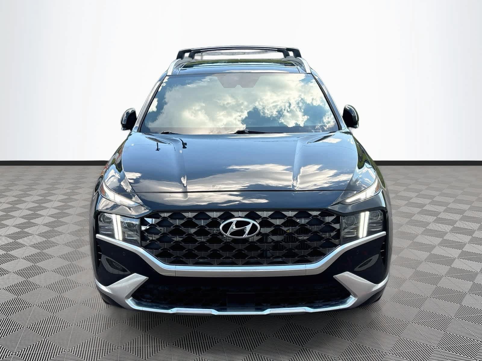 Used 2023 Hyundai Santa Fe Calligraphy FWD image 2