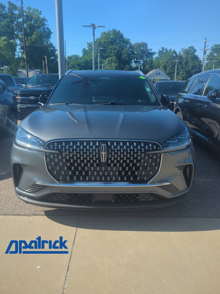 Used 2025 Lincoln Aviator Reserve w/ Equipment Group 201A AWD/4WD image 1