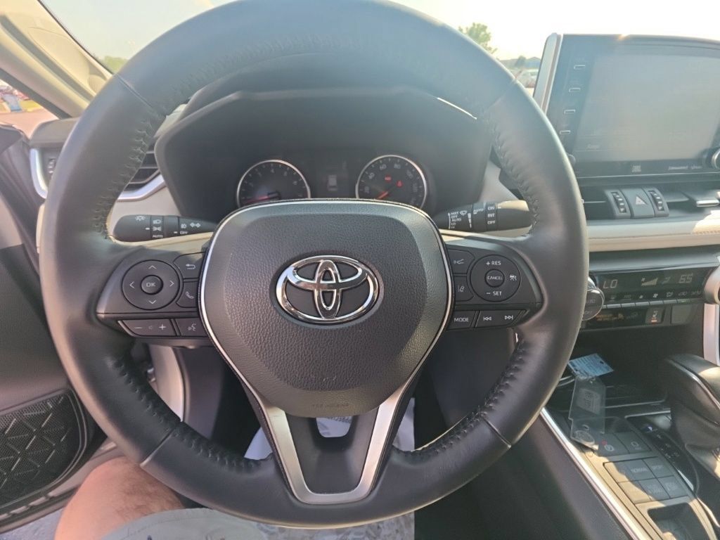 Used 2019 Toyota RAV4 XLE Premium w/ Advanced Technology Package AWD/4WD image 17