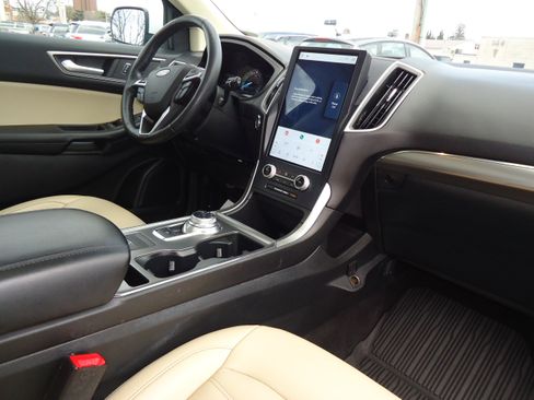 Used 2022 Ford Edge SEL w/ Convenience Package image 13