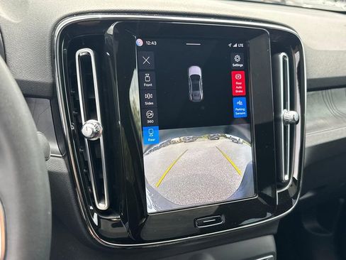 Certified 2023 Volvo C40 P8 Recharge Ultimate w/ Protection Package Premier AWD/4WD image 19