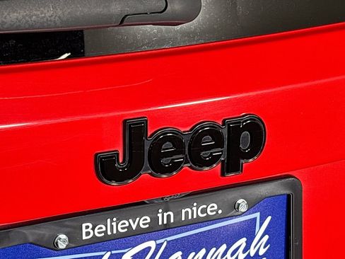 Used 2023 Jeep Renegade Latitude AWD/4WD image 24