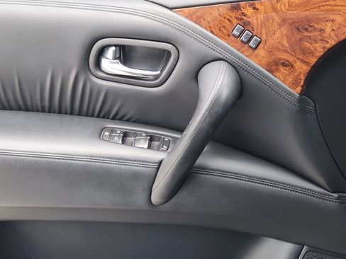 Used 2013 INFINITI QX56 2WD image 24