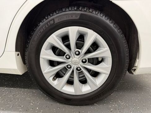 Used 2015 Toyota Camry LE FWD image 20