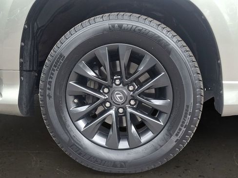 Used 2023 Lexus GX 460 Premium w/ Premium Package AWD/4WD image 9