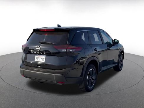 Used 2025 Nissan Rogue SV FWD image 13