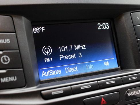 Used 2018 Ford Explorer FWD image 3