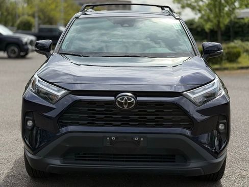 Used 2023 Toyota RAV4 XLE Premium image 8