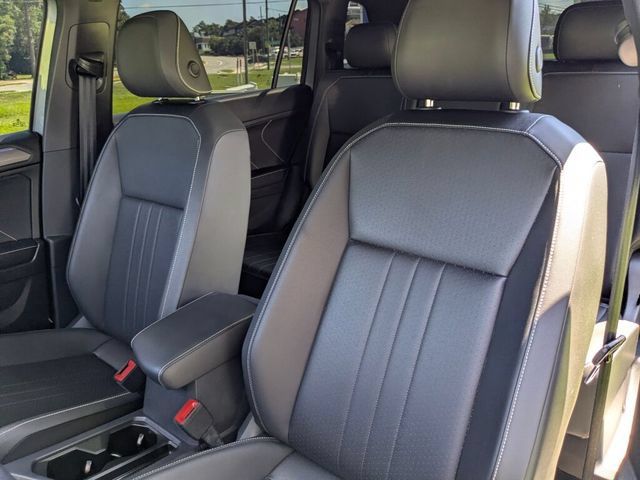 Used 2023 Volkswagen Tiguan SE R-Line FWD image 27