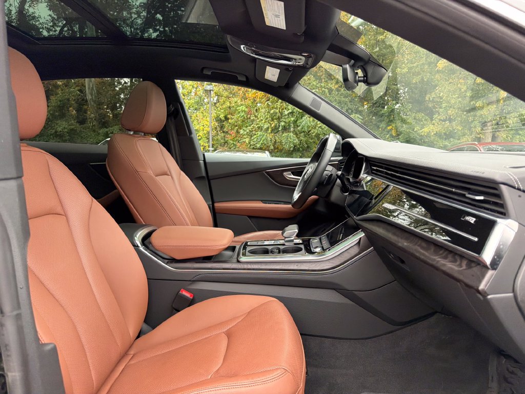 Used 2023 Audi Q8 Premium Plus AWD/4WD image 16