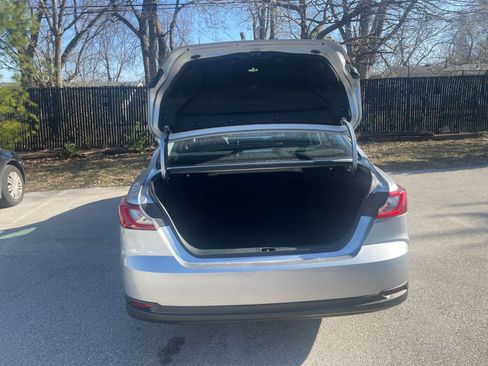 Used 2025 Toyota Camry LE image 29