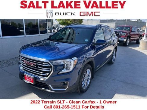 Used 2022 GMC Terrain SLT w/ Infotainment Package II AWD/4WD image 2