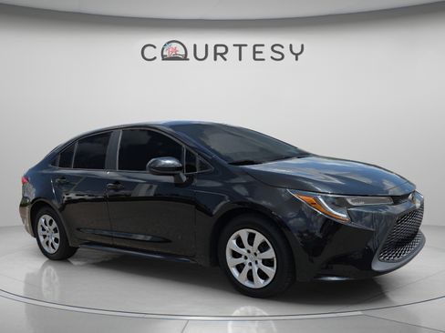 Certified 2022 Toyota Corolla LE FWD image 7