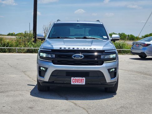 Used 2024 Ford Expedition Limited RWD image 2