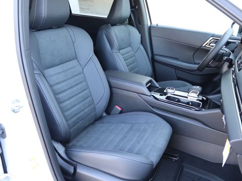 New 2026 Mitsubishi Outlander AWD image 4