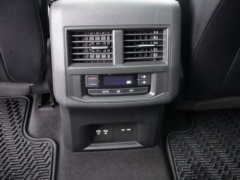 Used 2022 Volkswagen Atlas SEL image 25