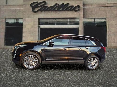 Used 2023 Cadillac XT5 Premium Luxury w/ Technology Package AWD/4WD image 2
