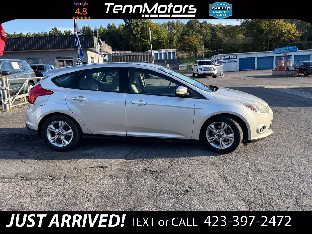 Used 2014 Ford Focus SE w/ SE Winter Package FWD image 4