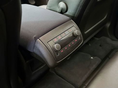 Used 2012 GMC Acadia SLT AWD/4WD image 26