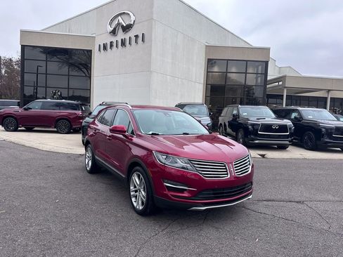Used 2018 Lincoln MKC Reserve image 1