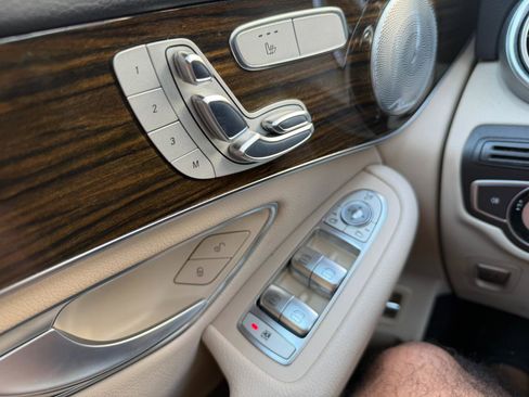 Used 2016 Mercedes-Benz GLC 300 4MATIC image 32